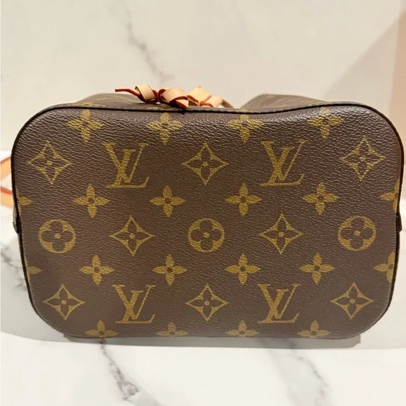 Louis Vuitton Neonoe BB - Picture 7 of 16